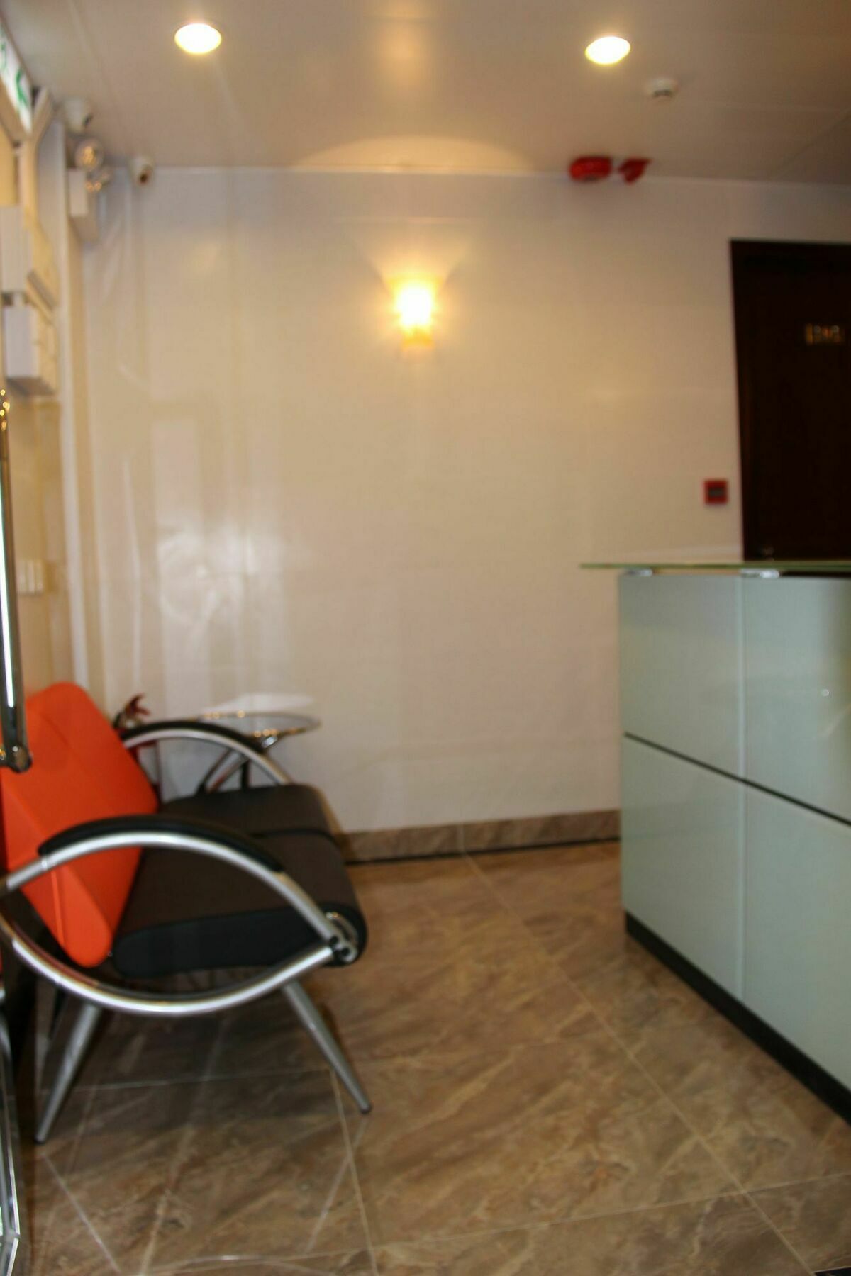 Smiley Inn Цзюлун Экстерьер фото
